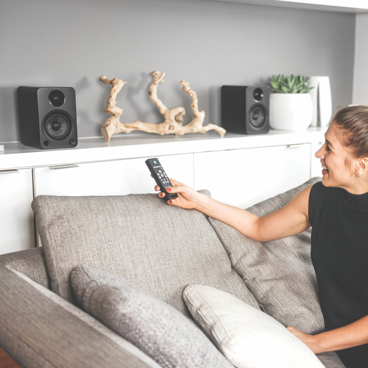 Kanto YU4 140W Powered Bookshelf Speakers with Bluetooth and Phono Preamp - Pair, Matte Black-Kanto-Mood